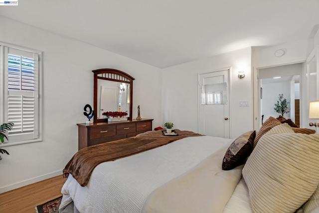 Image 17 of 47 For 15126 Andover St