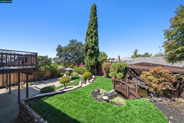 4051 Rhoda Ave, Oakland CA: https://media.crmls.org/mediaz/e47bbe8f-5d82-4420-a3b0-6c1b241d67be.jpg
