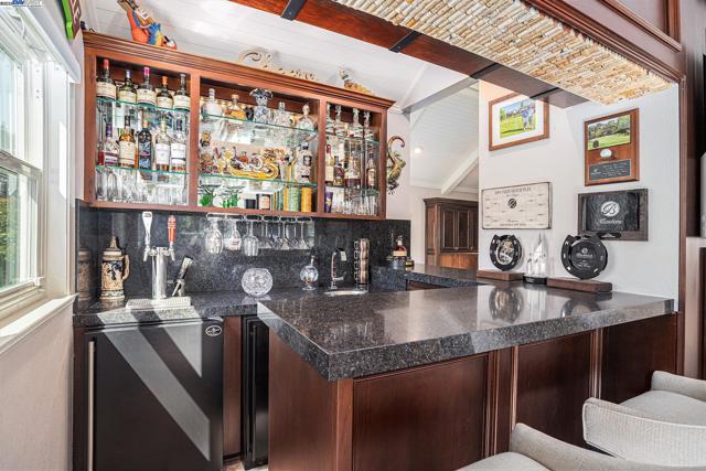 91 RED CYPRESS CT, Danville CA: https://media.crmls.org/mediaz/e47c00fe-884c-48da-8a12-6be07ecfee05.jpg