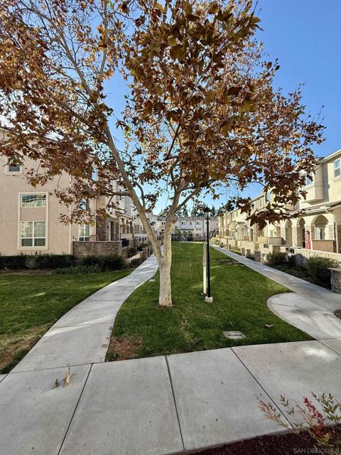 362 Kentucky Avenue, El Cajon, California 92020, 3 Bedrooms Bedrooms, ,2 BathroomsBathrooms,Townhouse,For Sale,Kentucky Avenue,250016846SD