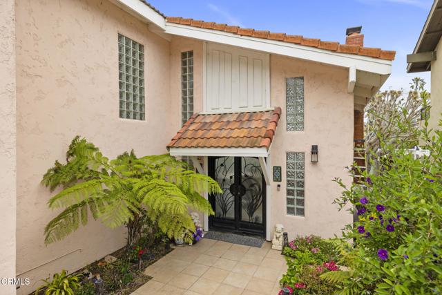 2666 Bayshore Avenue, Ventura CA: https://media.crmls.org/mediaz/e47cecfb-cbe1-4f81-8571-744f54cc2c6c.jpg