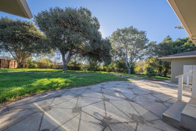 11745 Tam Oshanter Drive, Salinas CA: https://media.crmls.org/mediaz/e47d029c-c9de-40a1-b861-19f89ec6619b.jpg