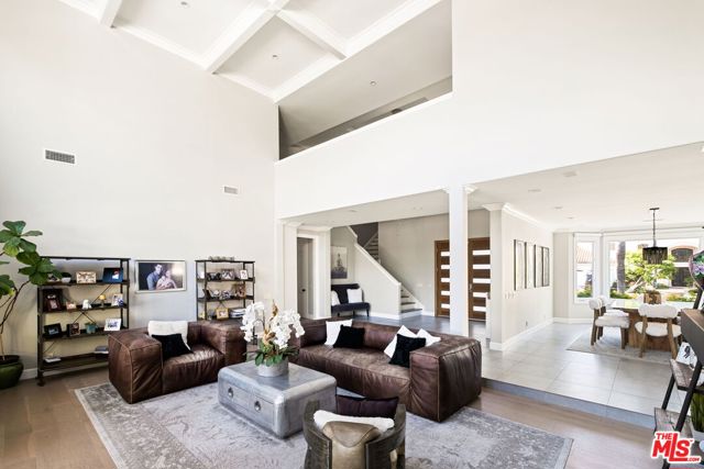 6 Bed Home for Sale in Calabasas, California