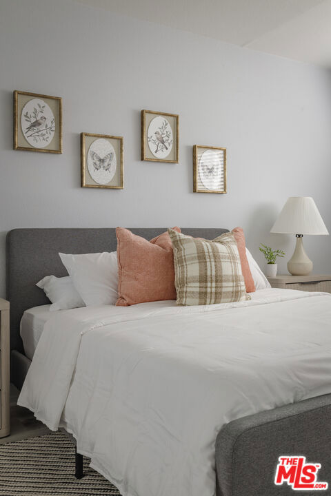 4829 Whitsett Avenue, Valley Village CA: https://media.crmls.org/mediaz/e47d3a3a-49e2-4393-accf-823e298fbc4d.jpg