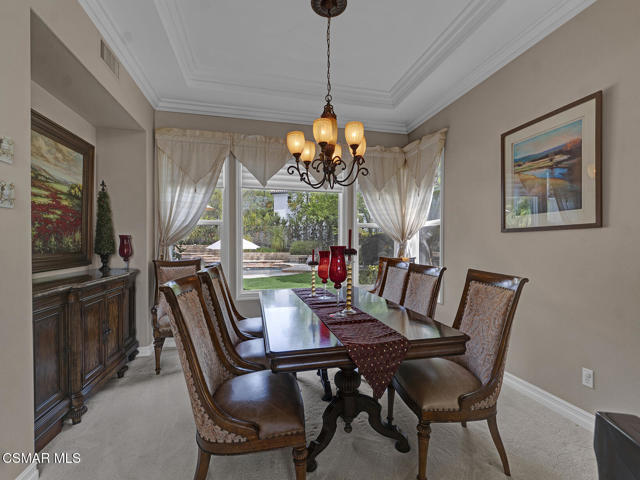 331 Briar Bluff Circle, Thousand Oaks CA: https://media.crmls.org/mediaz/e47dcb7a-36f5-4c33-b12b-dc09e80c0ad3.jpg