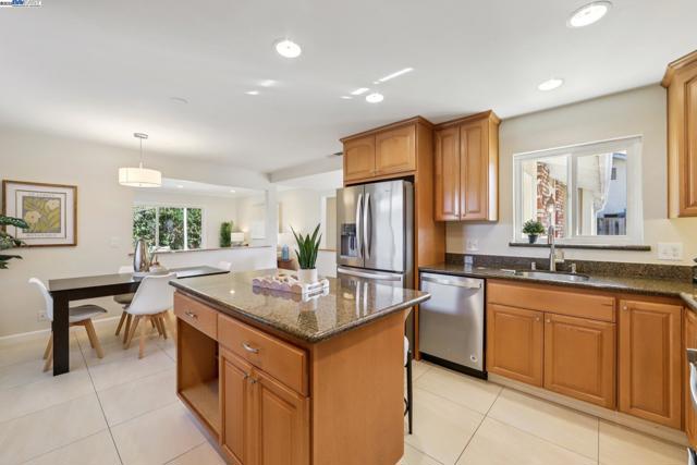 137 Cassandra Pl, San Ramon CA: https://media.crmls.org/mediaz/e47ffd1e-8629-4d8c-8c50-35935631c61d.jpg