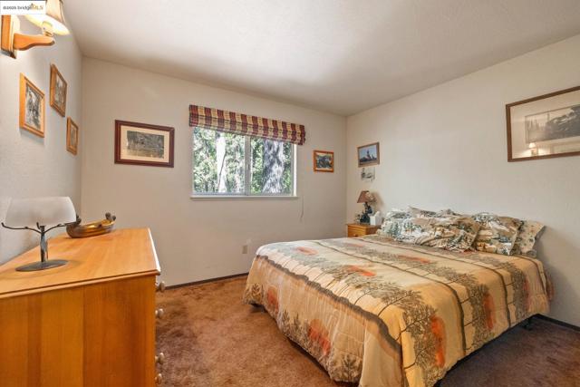 2119 Silverado Way, Arnold CA: https://media.crmls.org/mediaz/e4811ce9-972b-4bf5-ad56-b58297de3956.jpg