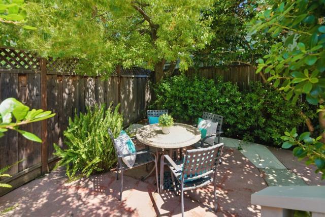1405 Oakhurst Avenue, San Carlos CA: https://media.crmls.org/mediaz/e481e053-e09c-4a90-a7e4-a54f7472f1b8.jpg
