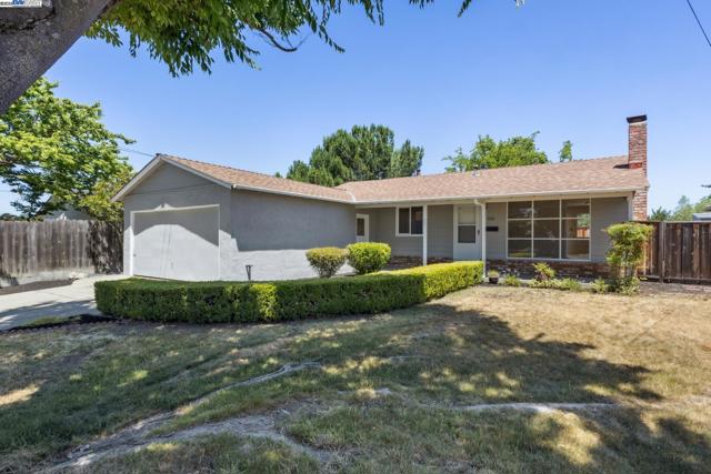 916 El Caminito, Livermore CA: https://media.crmls.org/mediaz/e4826cf2-89bd-44b6-9c5c-58dbd406ba40.jpg