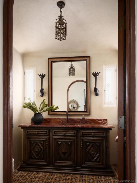 7757 Whitefield Pl, La Jolla CA: https://media.crmls.org/mediaz/e482e0d3-b591-4a9f-bd40-b7e3b8ce8ad9.jpg