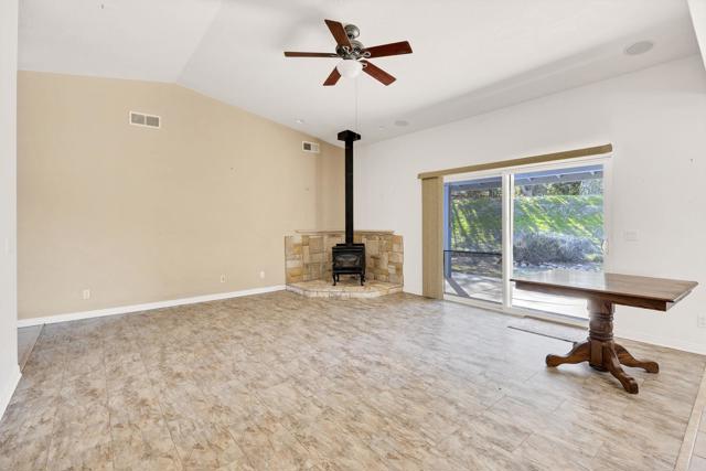 Detail Gallery Image 12 of 52 For 1420 Wilshire Rd, Fallbrook,  CA 92028 - 3 Beds | 2/1 Baths