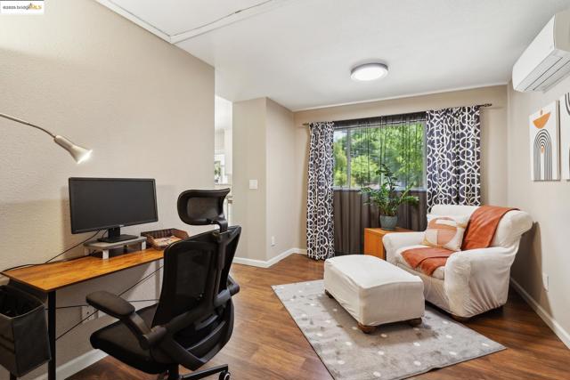 2670 Crescent Dr, Concord CA: https://media.crmls.org/mediaz/e483b0b2-9186-40de-bb3c-a6e5af4e0420.jpg