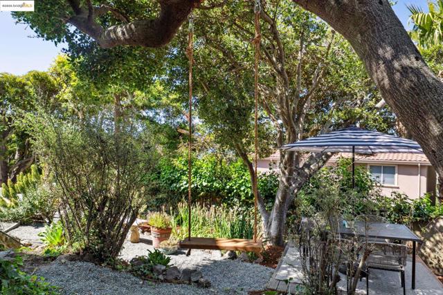 744 Coventry Road, Kensington CA: https://media.crmls.org/mediaz/e483b23a-3aec-48c7-bec3-720cb9a1520f.jpg
