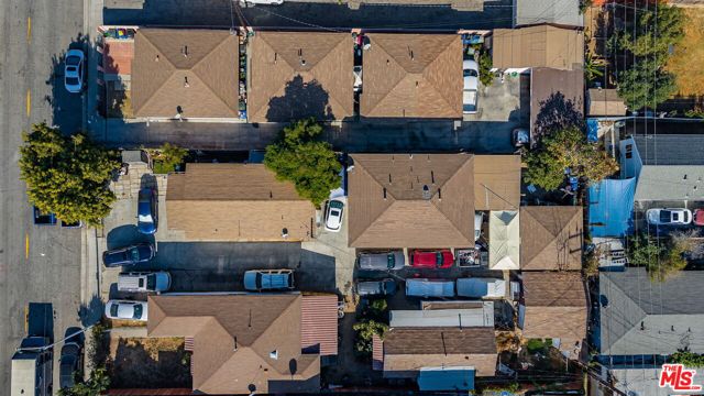 1114 S Kern Avenue, Los Angeles CA: https://media.crmls.org/mediaz/e483d193-4902-4728-ae0d-47ac4358d971.jpg