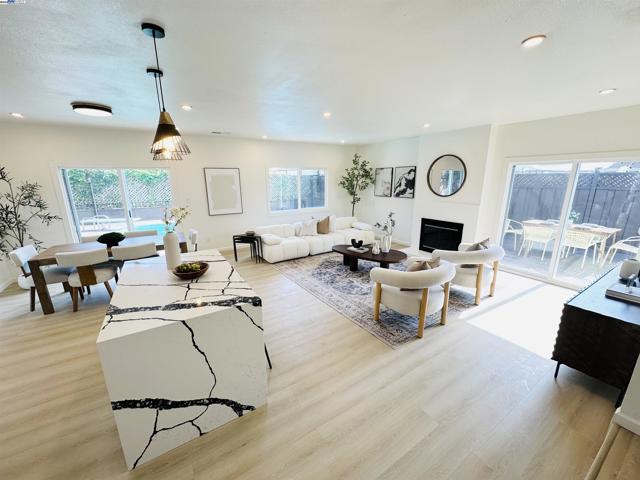 2262 Bermuda Ave, San Leandro CA: https://media.crmls.org/mediaz/e483eedf-95a4-47c6-8189-82276fe3cf31.jpg