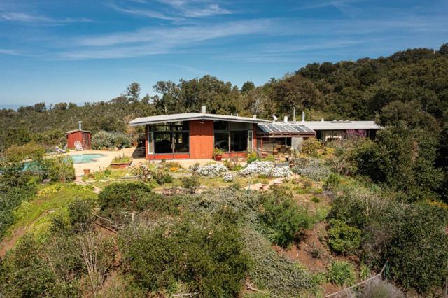 640 Los Trancos Road,  CA: https://media.crmls.org/mediaz/e484a454-fa78-4306-a83d-0f90d69c65aa.jpg