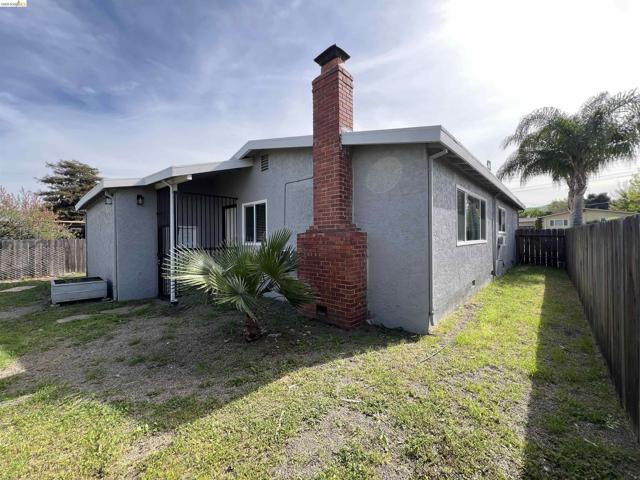 2881 CLEARLAND CIR., Pittsburg CA: https://media.crmls.org/mediaz/e485f1c9-1735-4e2a-b12d-12c1a892b734.jpg