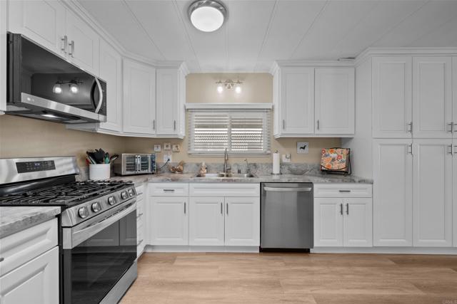 Detail Gallery Image 2 of 35 For 500 W Santa Maria St #30,  Santa Paula,  CA 93060 - 2 Beds | 2 Baths