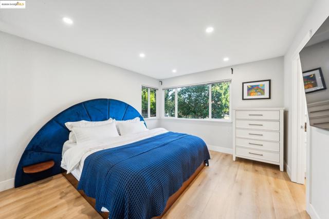 1893 Shirley Dr, Benicia CA: https://media.crmls.org/mediaz/e486886e-020b-4d2d-9af0-c09bd05ccacc.jpg