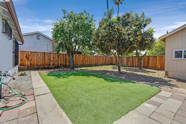 2715 Mosswood Dr, San Jose CA: https://media.crmls.org/mediaz/e486f9db-e9f7-4860-8e46-e0b8f9397072.jpg