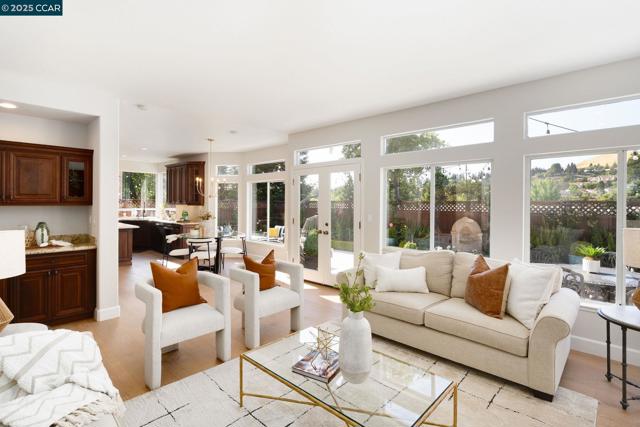 508 Zenith Ridge Dr, Danville CA: https://media.crmls.org/mediaz/e4870bdf-ec30-420c-8d02-2e374f6a33f4.jpg