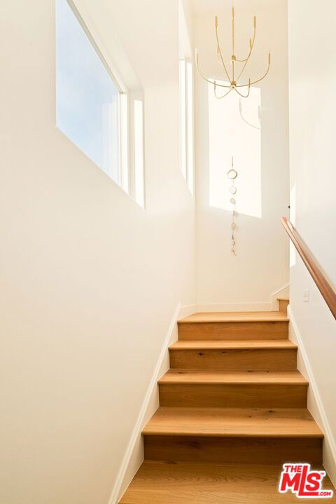 630 Brooks Avenue, Venice CA: https://media.crmls.org/mediaz/e48743f1-0772-4a3f-8d0e-e05e8365fc0f.jpg