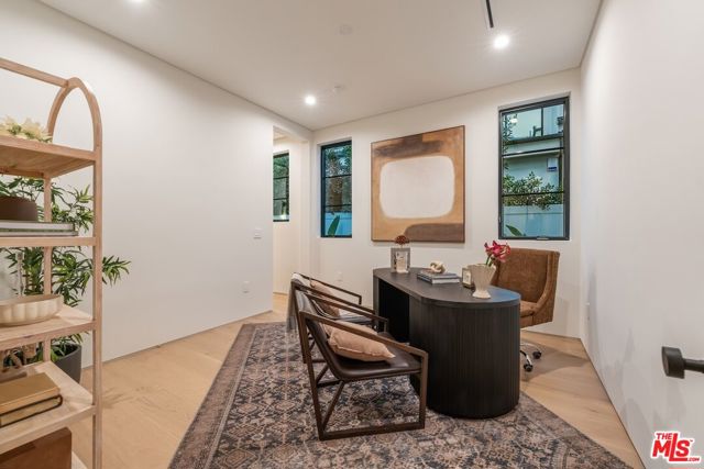 Image 38 of 69 For 11746 Blix Street