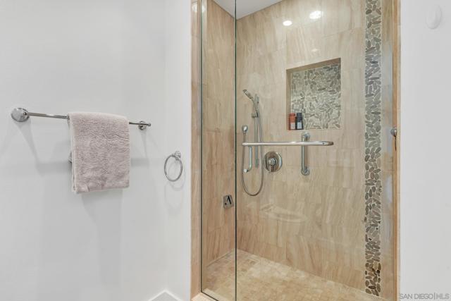 700 Front St, San Diego CA: https://media.crmls.org/mediaz/e4882cdc-6197-41e1-bec7-8aa2d21e1468.jpg
