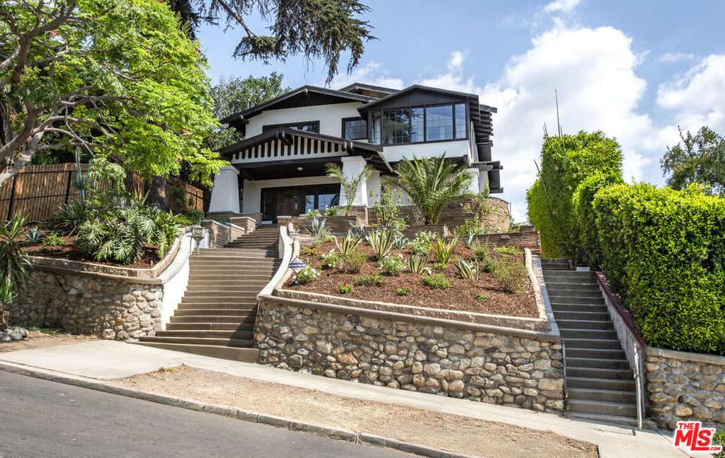 1114 Coronado Terrace