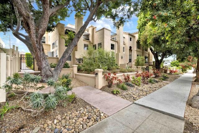 3736 Promontory St, San Diego CA: https://media.crmls.org/mediaz/e4889438-9a1e-4677-9769-0954b489cf25.jpg