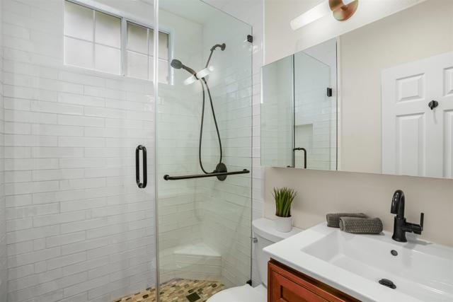 915 Lake Ridge Drive, San Marcos CA: https://media.crmls.org/mediaz/e488cd28-d313-4174-80d4-ca1f436a1953.jpg