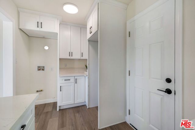 4933 W 20th Street, Los Angeles CA: https://media.crmls.org/mediaz/e488da49-e5c0-467b-a8c1-64d4695e52ad.jpg