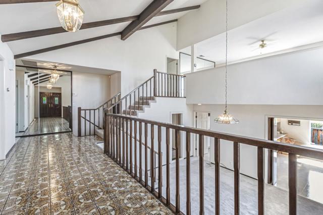 1440 Kring Way, Los Altos CA: https://media.crmls.org/mediaz/e488e465-5827-48f4-95b6-01ab785f076e.jpg