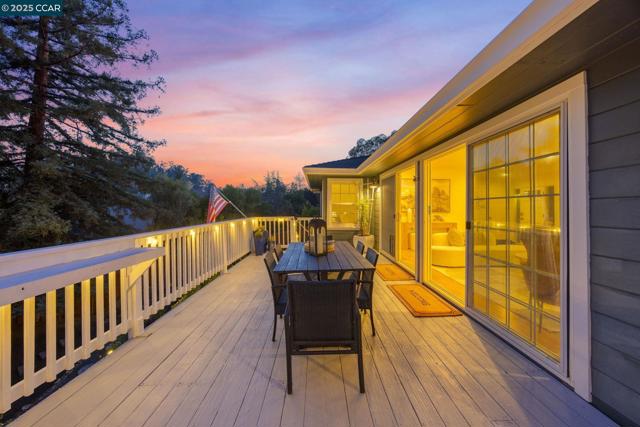 110 Twin Peaks Drive, Walnut Creek CA: https://media.crmls.org/mediaz/e4892415-bcd0-46b9-9e5d-eddd6b5b33bc.jpg