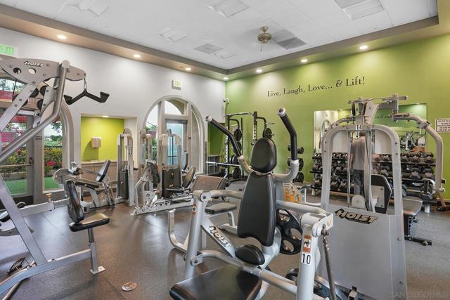 1670 Grasshopper Ln, Chula Vista CA: https://media.crmls.org/mediaz/e489e51b-c32b-4ab6-b1ee-9f2b6d544b4f.jpg