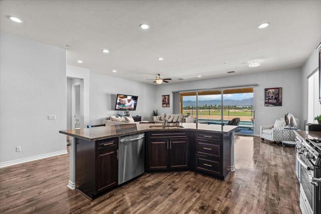 85115 Stazzano Place, Indio CA: https://media.crmls.org/mediaz/e48ab4eb-bace-4fff-9d5c-dd68df502a00.jpg
