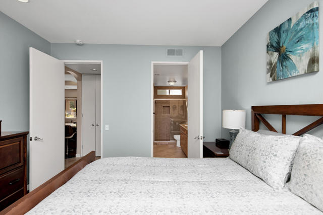 67320 Cumbres Court, Cathedral City CA: https://media.crmls.org/mediaz/e48ace0a-6427-4d55-a44c-ef8fe278466c.jpg