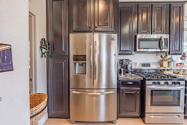 4650 Dulin, Fallbrook CA: https://media.crmls.org/mediaz/e48af740-afc9-4bcc-ba1a-095f9dd8fb26.jpg