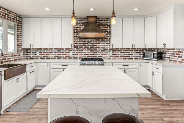 Detail Gallery Image 9 of 24 For 1554 W Country Club Ln, Escondido,  CA 92026 - 3 Beds | 2 Baths