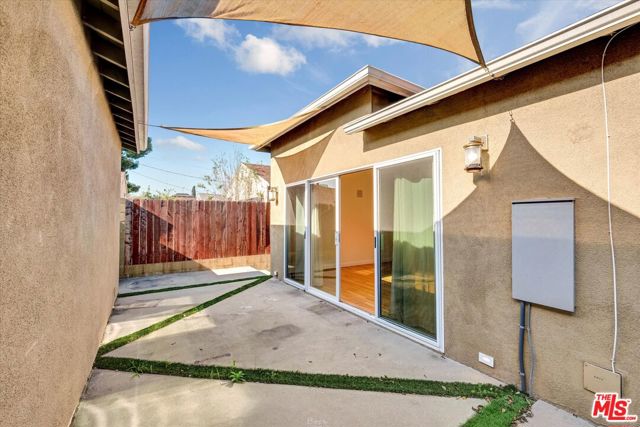 5400 W 82nd Street, Los Angeles CA: https://media.crmls.org/mediaz/e48b6448-7de2-4cdf-a72f-642e2f2416aa.jpg