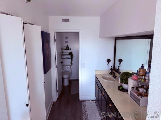 1514 7Th Ave, San Diego CA: https://media.crmls.org/mediaz/e48d479d-5278-435f-a686-e98f019d3321.jpg