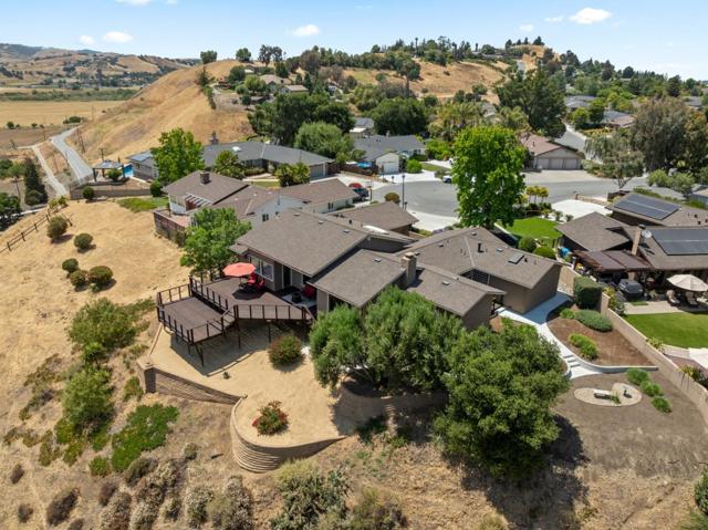 38 Barbras Court, Hollister CA: https://media.crmls.org/mediaz/e48d74d8-f632-44c0-b5b5-f08c24bce68b.jpg