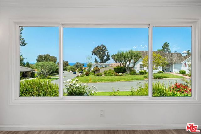 1701 Espinosa Circle, Palos Verdes Estates, California 90274, 3 Bedrooms Bedrooms, ,2 BathroomsBathrooms,Residential,Sold,Espinosa,23273427