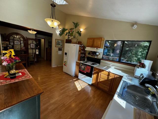 526 Lower Locksley Road, Boulder Creek CA: https://media.crmls.org/mediaz/e48f3a35-bd6a-4f06-a643-841385b936ec.jpg