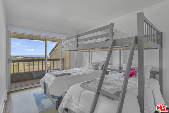 23910 De Ville Way, D photo 35
