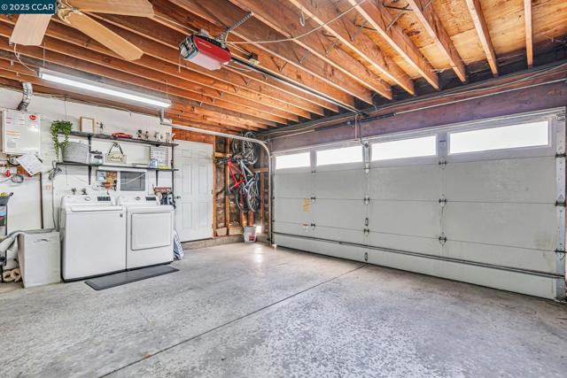 4 Mt Wilson Way, Clayton CA: https://media.crmls.org/mediaz/e48f9537-cfbd-4409-9c4d-02b78681b53e.jpg