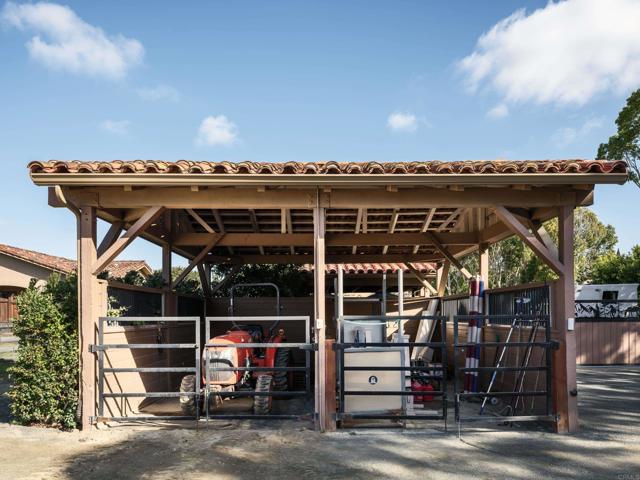 Image 37 of 39 For 15731 Via De Santa Fe