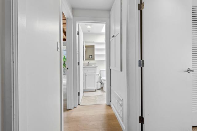 Detail Gallery Image 23 of 44 For 7209 Draper, La Jolla,  CA 92037 - 3 Beds | 3 Baths