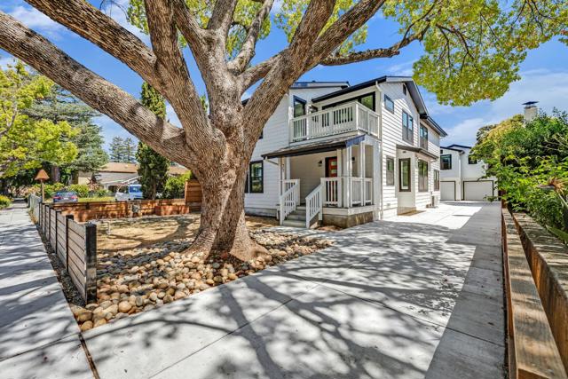 35 Arch Street, Redwood City CA: https://media.crmls.org/mediaz/e49196ff-e076-4559-8bd3-b73a5226b441.jpg