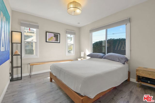 1656 S Rimpau Boulevard, Los Angeles CA: https://media.crmls.org/mediaz/e49207a0-67a8-4426-9d5f-65b9c367cb99.jpg